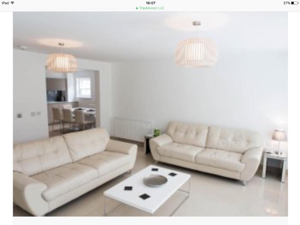 The Townhouse room 2